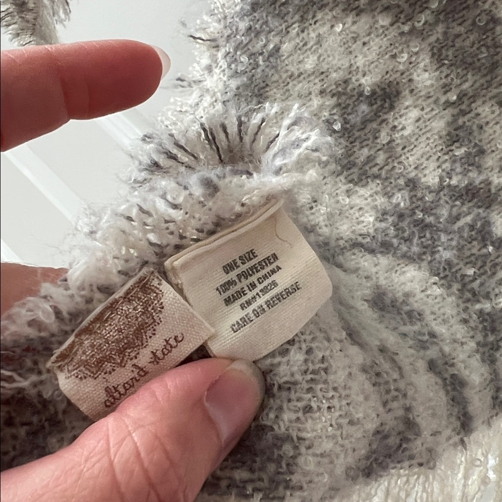 Reversible Scarf/Shawl - Picture 2 of 4